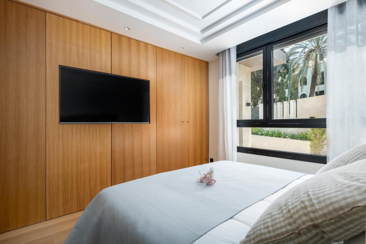 Apartamentos La Zagalilla Malaga Luaran gambar