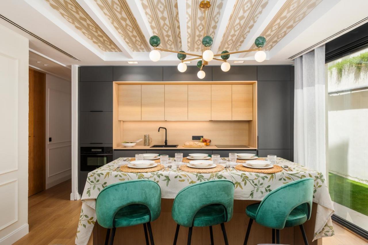 Apartamentos La Zagalilla Malaga Luaran gambar