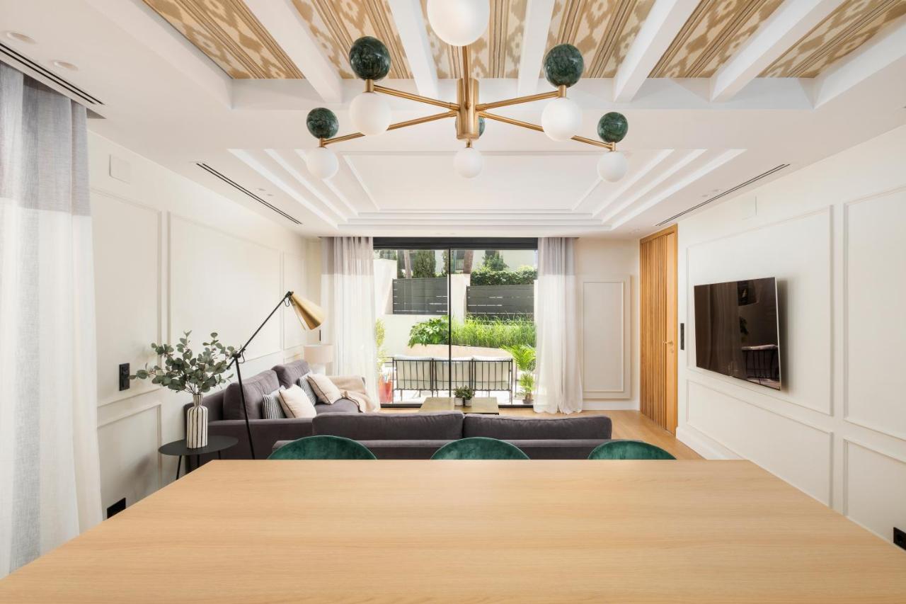 Apartamentos La Zagalilla Malaga Luaran gambar