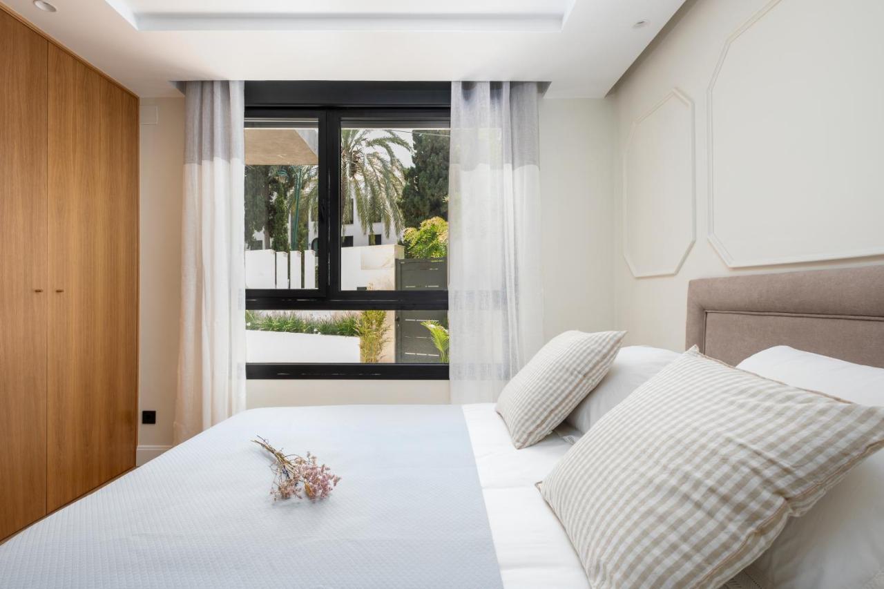 Apartamentos La Zagalilla Malaga Luaran gambar
