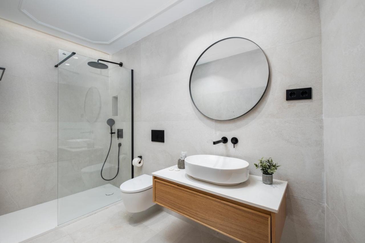 Apartamentos La Zagalilla Malaga Luaran gambar